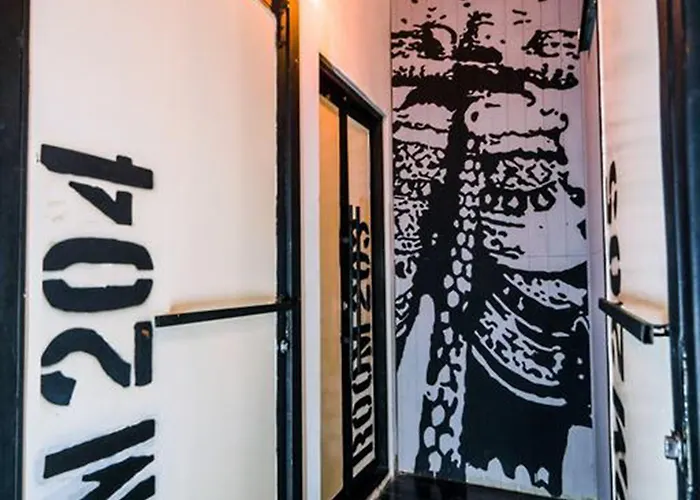 Zeds Hostel